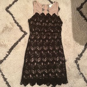J.O.A black lace sleeveless mini dress in size small